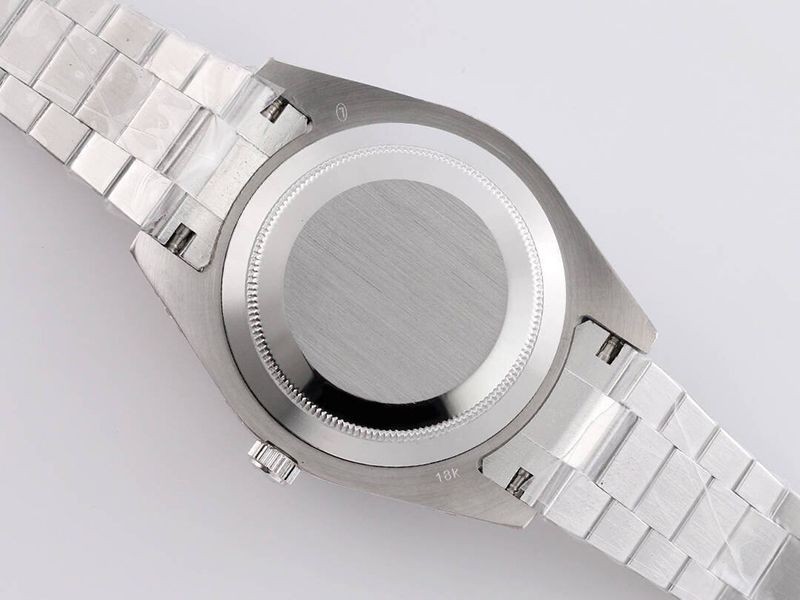 目を惹くカラー ロレックス 時計 コピー 39MM メンズ レッド 全面ダイヤ デイデイト roh51246