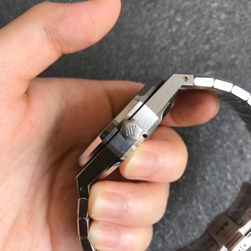 超希少！オーデマピゲ 偽物 ロイヤルオーク 41mm ブティック限定 Ody75758