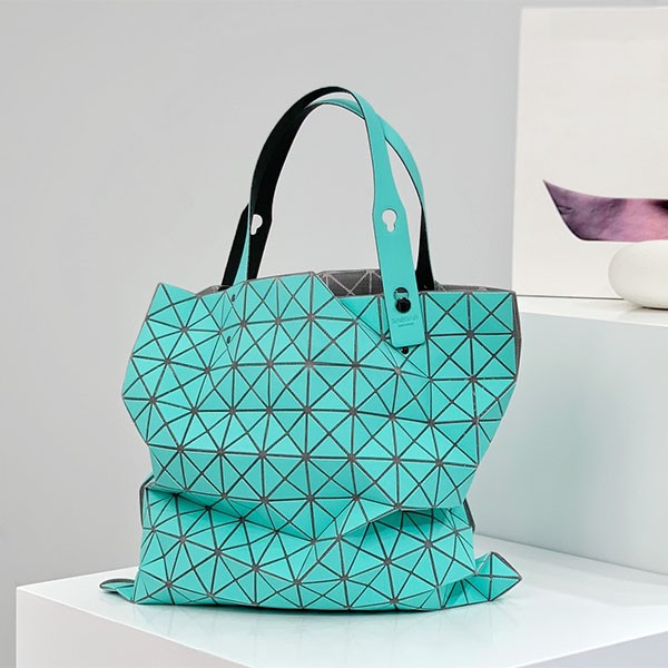 【BAOBAO ISSEY MIYAKE】クロスボディバック 偽物 bar47824