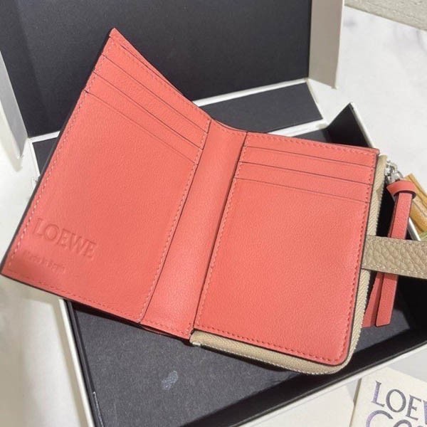 【ロエベ】新作スリムジップ二つ折り財布 偽物 Slim Zip Bifold Wallet loe53059