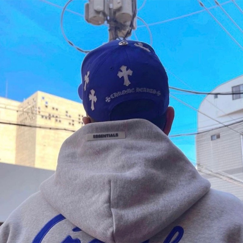 一目惚れ♪クロムハーツ 偽物 BLUE BASEBALL CAP WHITE CROSS PATCH キャップ Kus73197