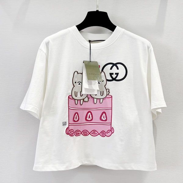 即発送グッチ Kawaii クロップド コットンジャージー Tシャツ 偽物 プリント 717684XJFBL9095